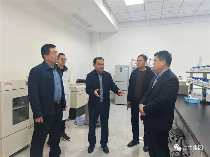 莘縣是全國蔬菜第一縣，同時(shí)也是養殖大縣，畜禽糞污一直是痛點(diǎn)，如何實(shí)現變廢為寶，市場(chǎng)化經(jīng)營(yíng)，希望能與勁牛集團展開(kāi)合作。